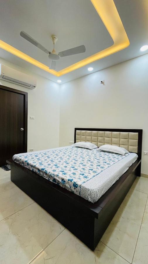Luxurious 3 Bhk In - Shivani