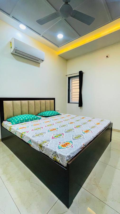 Luxurious 3 Bhk In - Shivani *